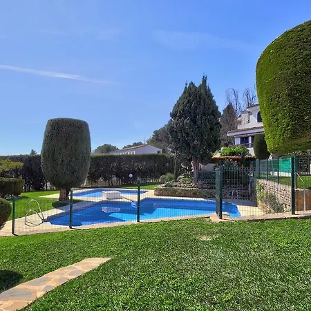 Three Bedroom Townhouse 100 Meters From The Beach! Holiday home