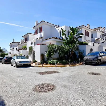 Holiday home Three Bedroom Townhouse 100 Meters From The Beach! Estepona